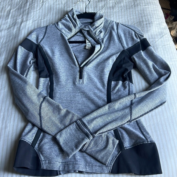 Lululemon pullover - Picture 1 of 4